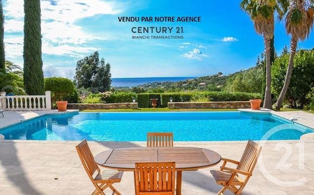 Maison à vendre - 7 pièces - 230 m2 - Cavalaire Sur Mer - 83 - PROVENCE-ALPES-COTE-D-AZUR