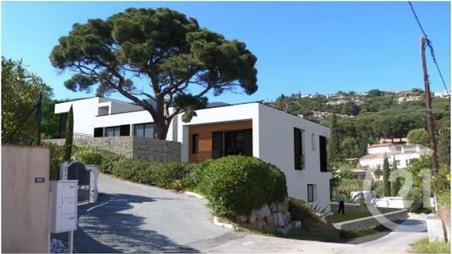 Maison à vendre - 4 pièces - 95 m2 - Cavalaire Sur Mer - 83 - PROVENCE-ALPES-COTE-D-AZUR